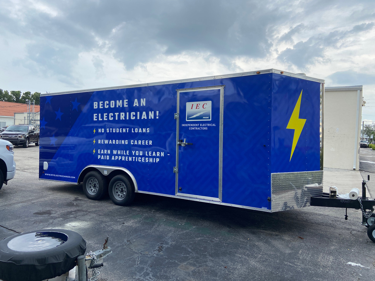 iec-emerging-leaders-program-takes-electrical-training-on-the-road
